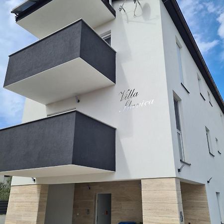 Vila Slavica Vir Exterior photo