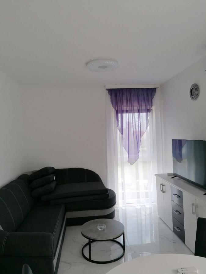 Vila Slavica Vir Exterior photo