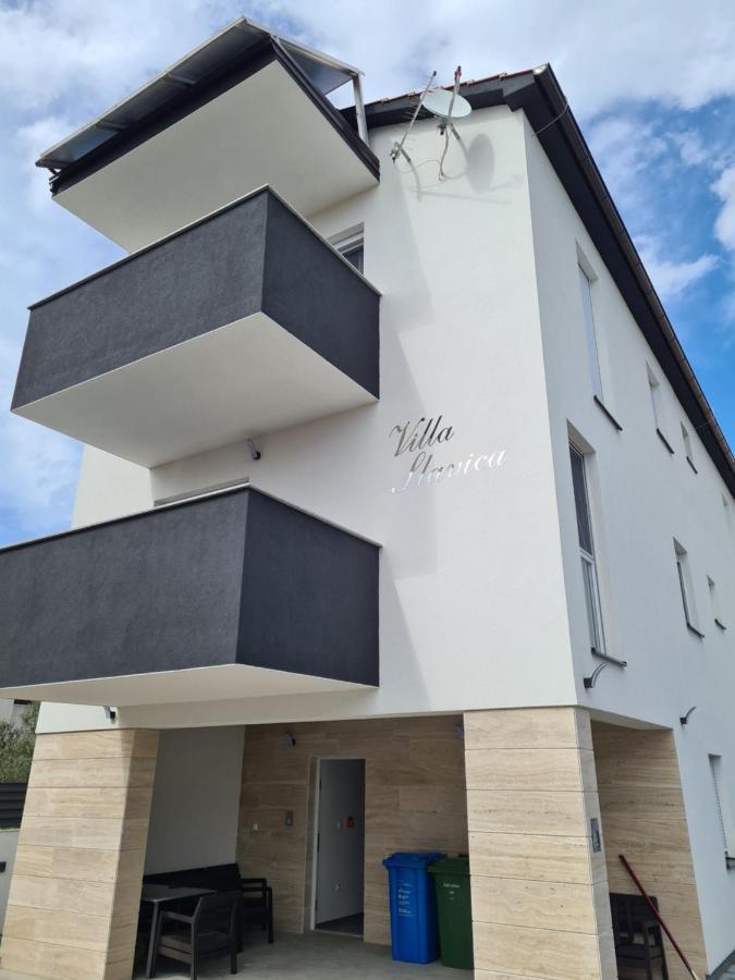 Vila Slavica Vir Exterior photo
