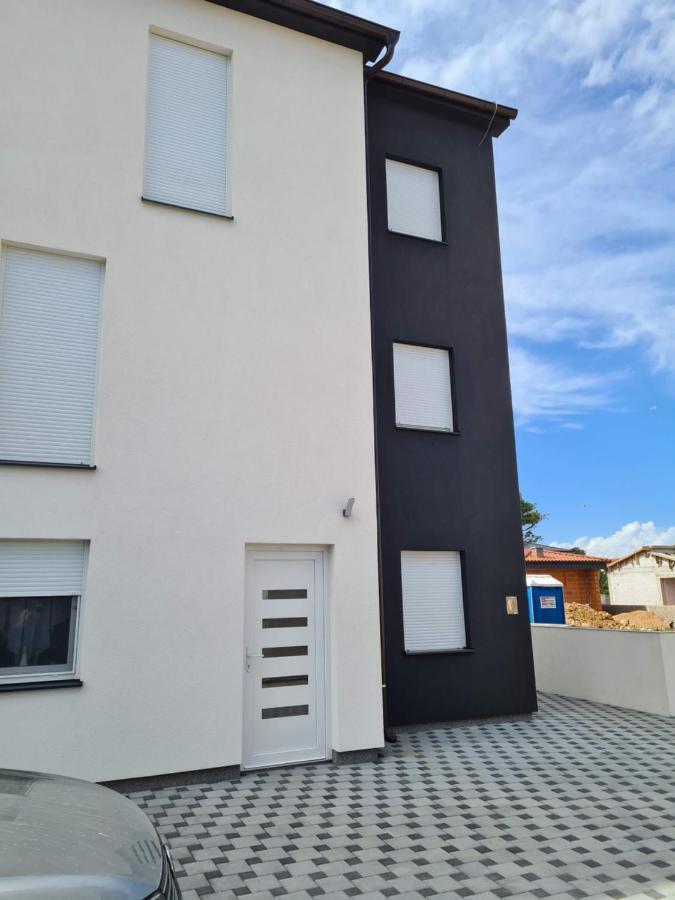 Vila Slavica Vir Exterior photo