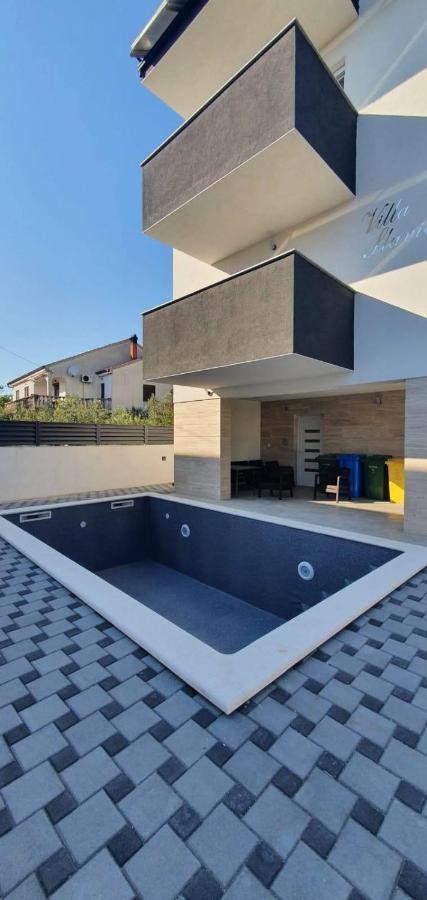 Vila Slavica Vir Exterior photo