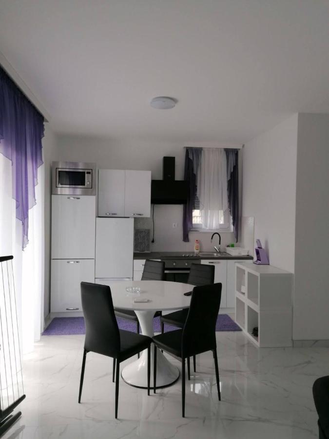 Vila Slavica Vir Exterior photo