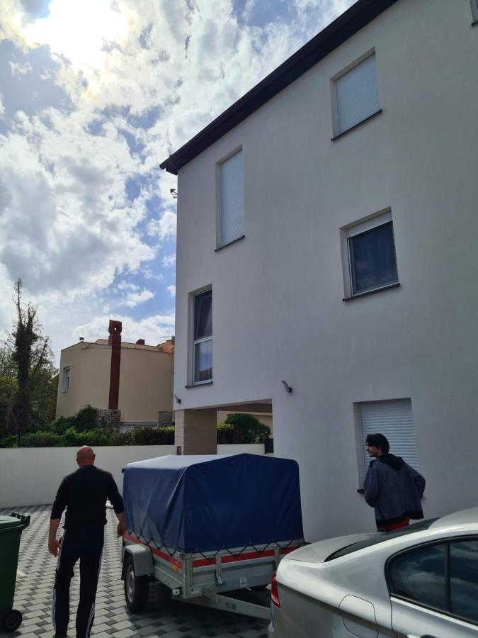 Vila Slavica Vir Exterior photo