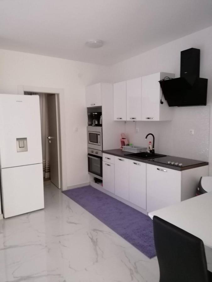 Vila Slavica Vir Exterior photo