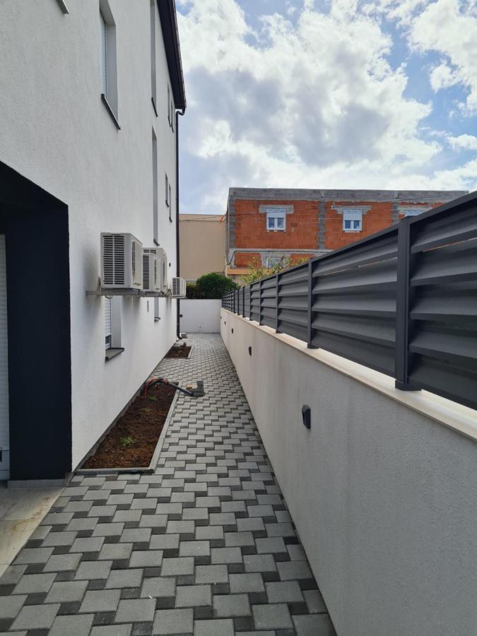 Vila Slavica Vir Exterior photo