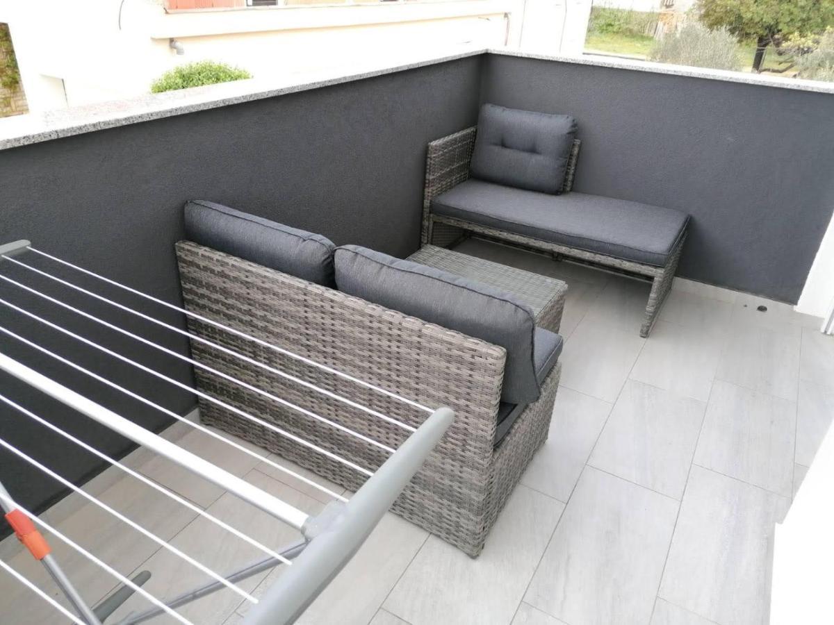 Vila Slavica Vir Exterior photo
